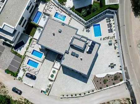 Apartment Modern 3br With Private Pool, Sea View & Garage