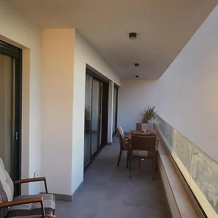 Modern 3br With Private Pool, Sea View & Garage Apartment Vantacici