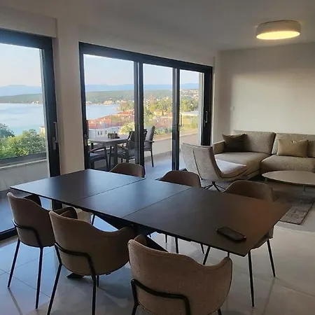 Modern 3br With Private Pool, Sea View & Garage * Vantacici