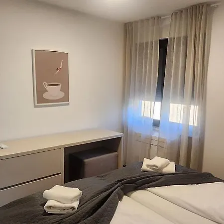 Modern 3br With Private Pool, Sea View & Garage Apartment *