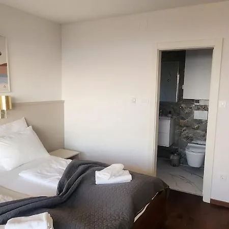 Modern 3br With Private Pool, Sea View & Garage Apartment