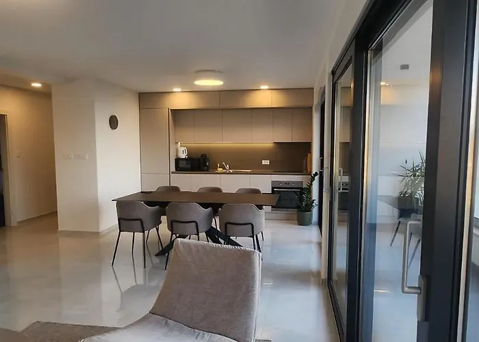 Διαμέρισμα Luxury Stone Flower With Private Pool *