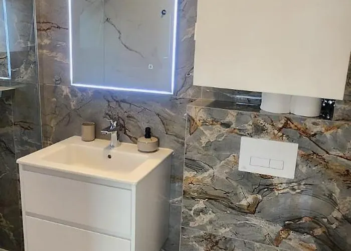 Luxury Stone Flower With Private Pool فانتاسيسي