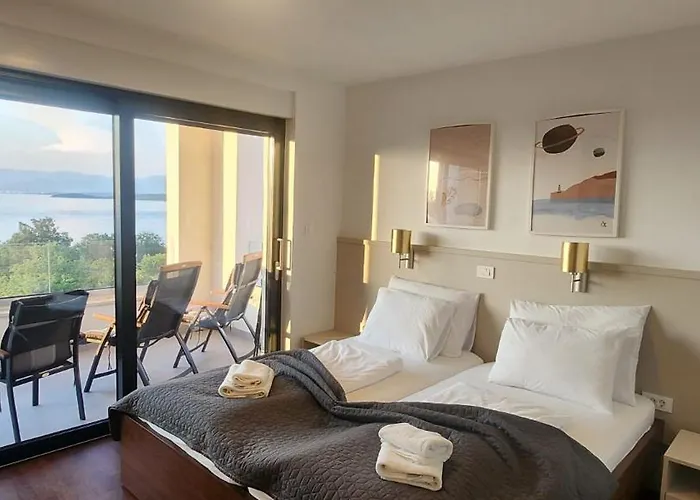 Luxury Stone Flower With Private Pool *