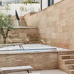 Modern 3br With Private Pool, Sea View & Garage Διαμέρισμα
