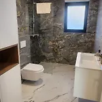 Διαμέρισμα Modern 3br With Private Pool, Sea View & Garage